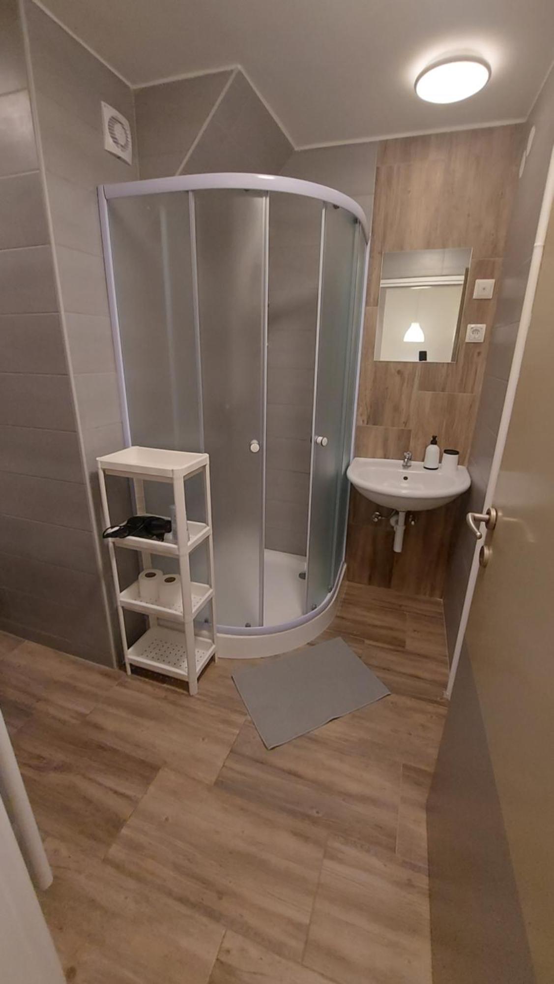 Sweet Apartments With Free Private Parking Любляна Номер фото